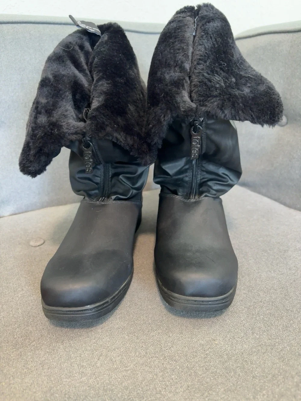 Totes Women’s Size 10 1/2 Black Tall Winter Snow Boots Faux Fur Side Zip